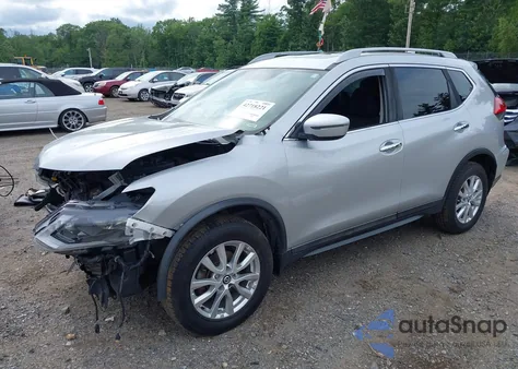 2017 Nissan Rogue Sv z USA, uszkodzony, nr VIN 5N1AT2MV4HC781625